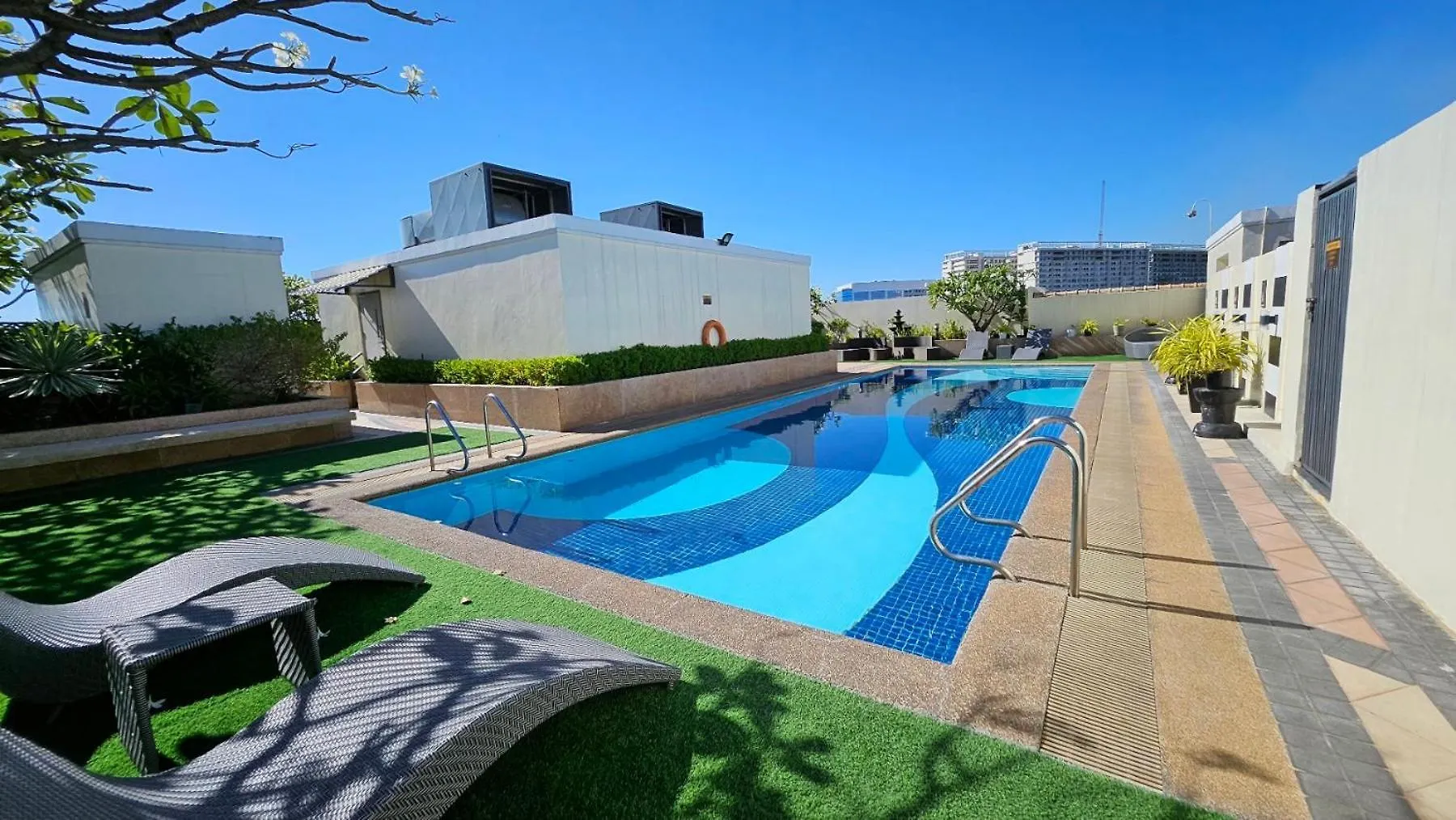 Studio For Rent In Upper Mckinley Hill, Taguig Manila